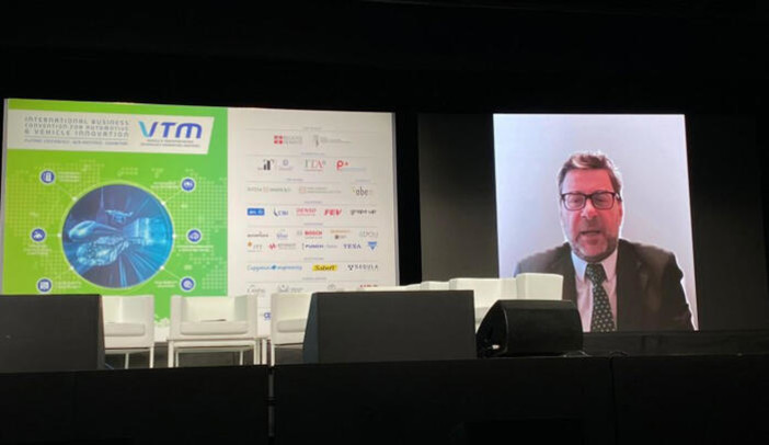 Alle Ogr di Torino il futuro dei trasporti con VTM, convention internazionale a cui partecipano 300 aziende dell'automotive. Giorgetti: “Finalmente l'automotive nella scena politica”