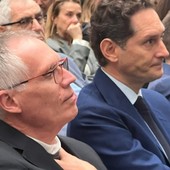 Elkann, tu vuo’ fa’ o cinese ma si’ nato in Italy