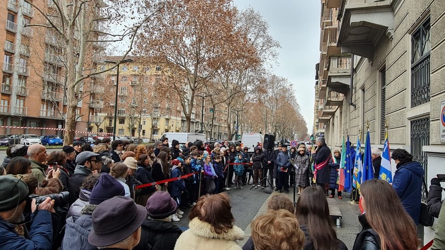 Pietre d'inciampo, a Torino sei nuove pose per ricordare le vittime del nazifascismo