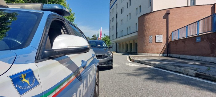 Uso dei telefoni alla guida e cinture di sicurezza non allacciate: in una settimana 78 patenti ritirate e 2160 punti decurtati