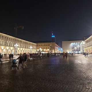 Da mezzanotte mascherine obbligatorie in tutto il Piemonte, posti letto ancora sotto la soglia