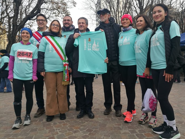 In duemila alla &quot;We run for Women&quot;, la corsa per dire no alla violenza sulle donne