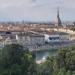 Confesercenti: “Il weekend delle arti riempie Torino, alberghi occupati al 90%. Trend positivo da alcune settimane”